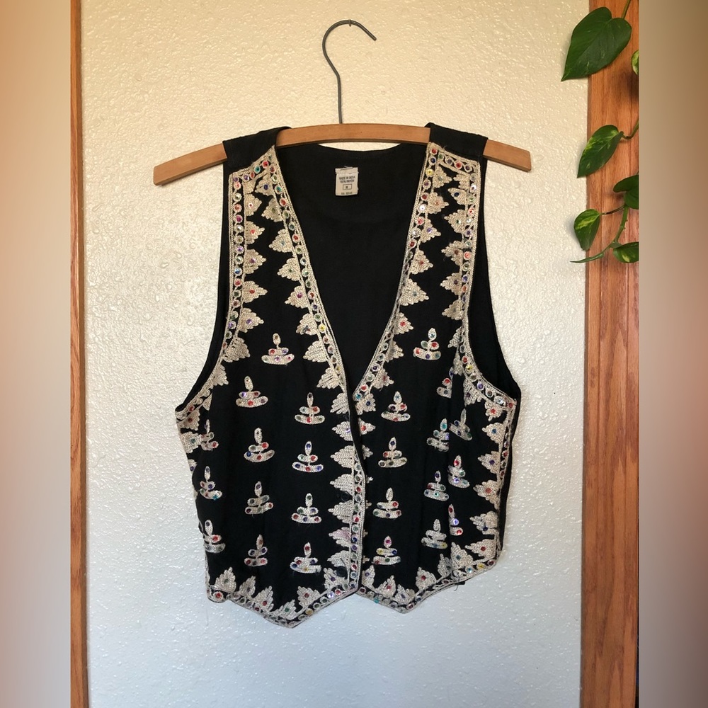 //VINTAGE// Boho Embroidered Vest